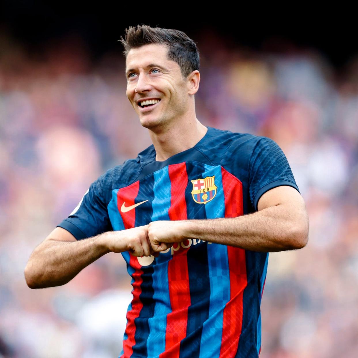 巴塞罗那赛前再遭质疑；志在社区盾名次提升；悬念犹存；更衣室氛围转暖(巴塞罗那足球网站)