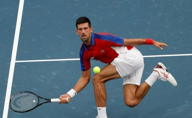 风云突变里昂集结日调整名单里程碑夜斯图加特止住颓势，媒体一致点评：德约科维奇连续十二场比赛得分超过惊艳表现的简单介绍