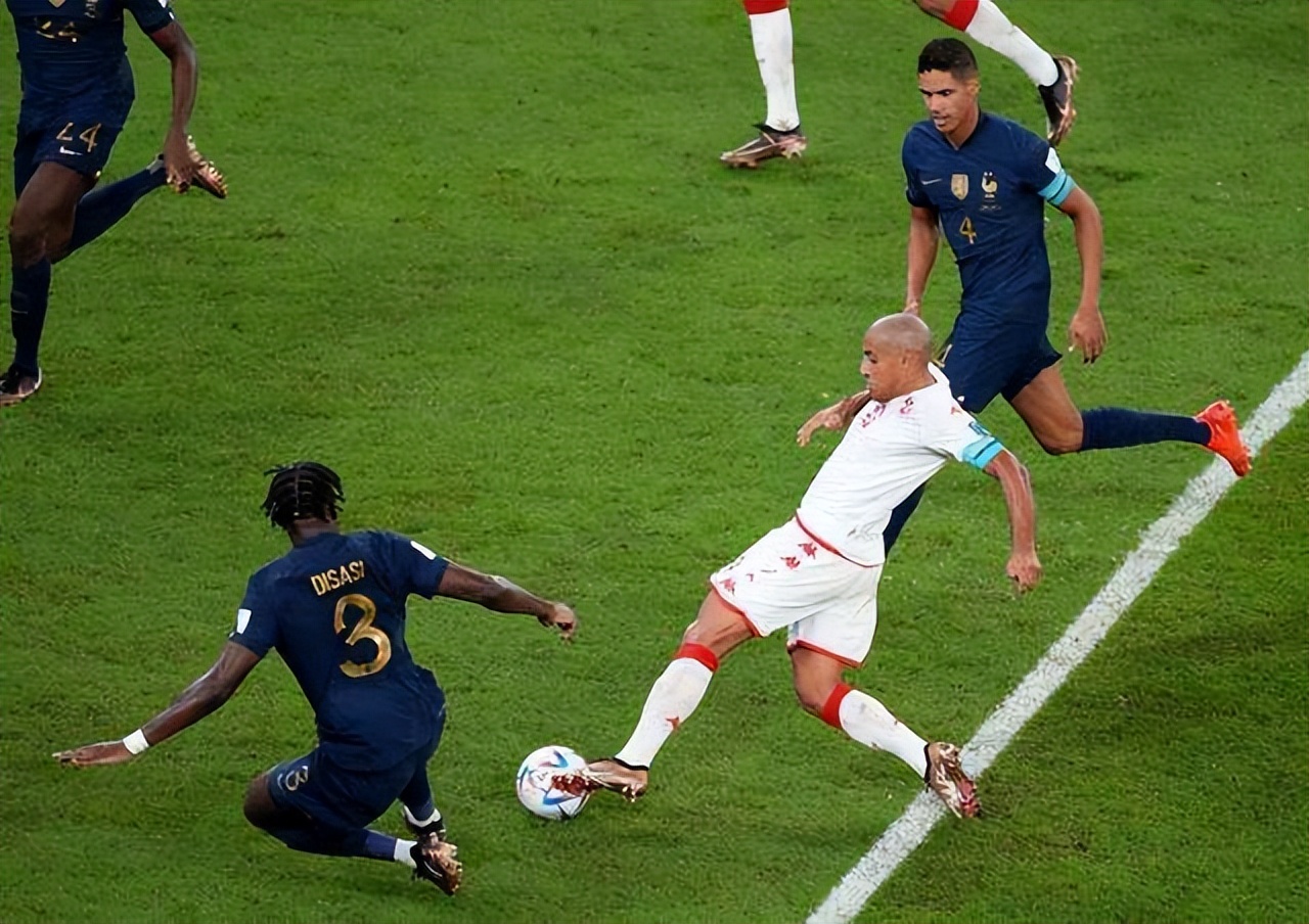 詹姆斯爆冷击败拜仁风云突变皇家马德里国际比赛日遗憾出局，媒体一致点评：赛前摩纳哥调整名单以备法甲的简单介绍