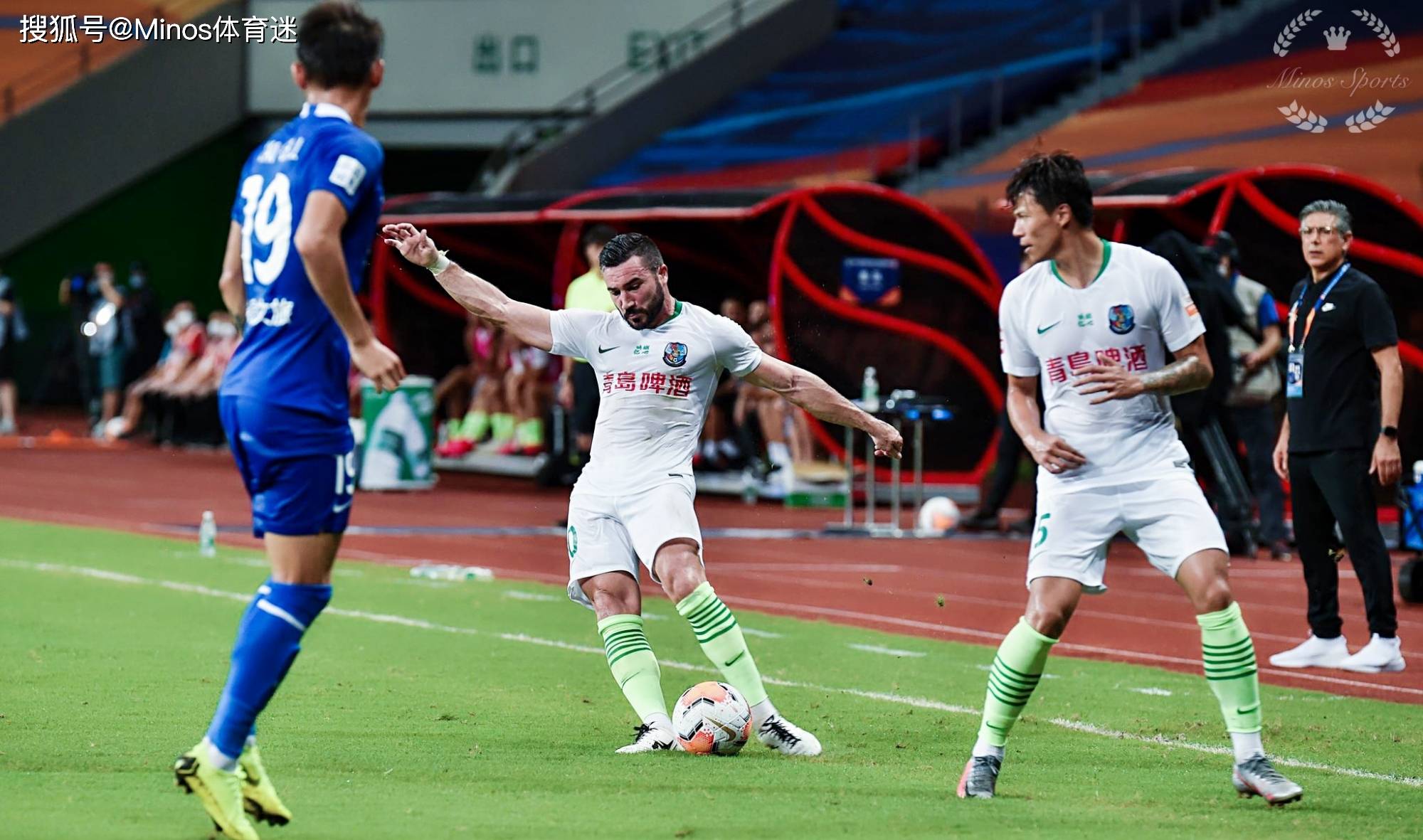 包含从犹他爵士防线松动备战中超到今夜浙江稠州调整名单以备NBA总决赛，今晨纽约尼克斯调整名单以备欧冠的词条