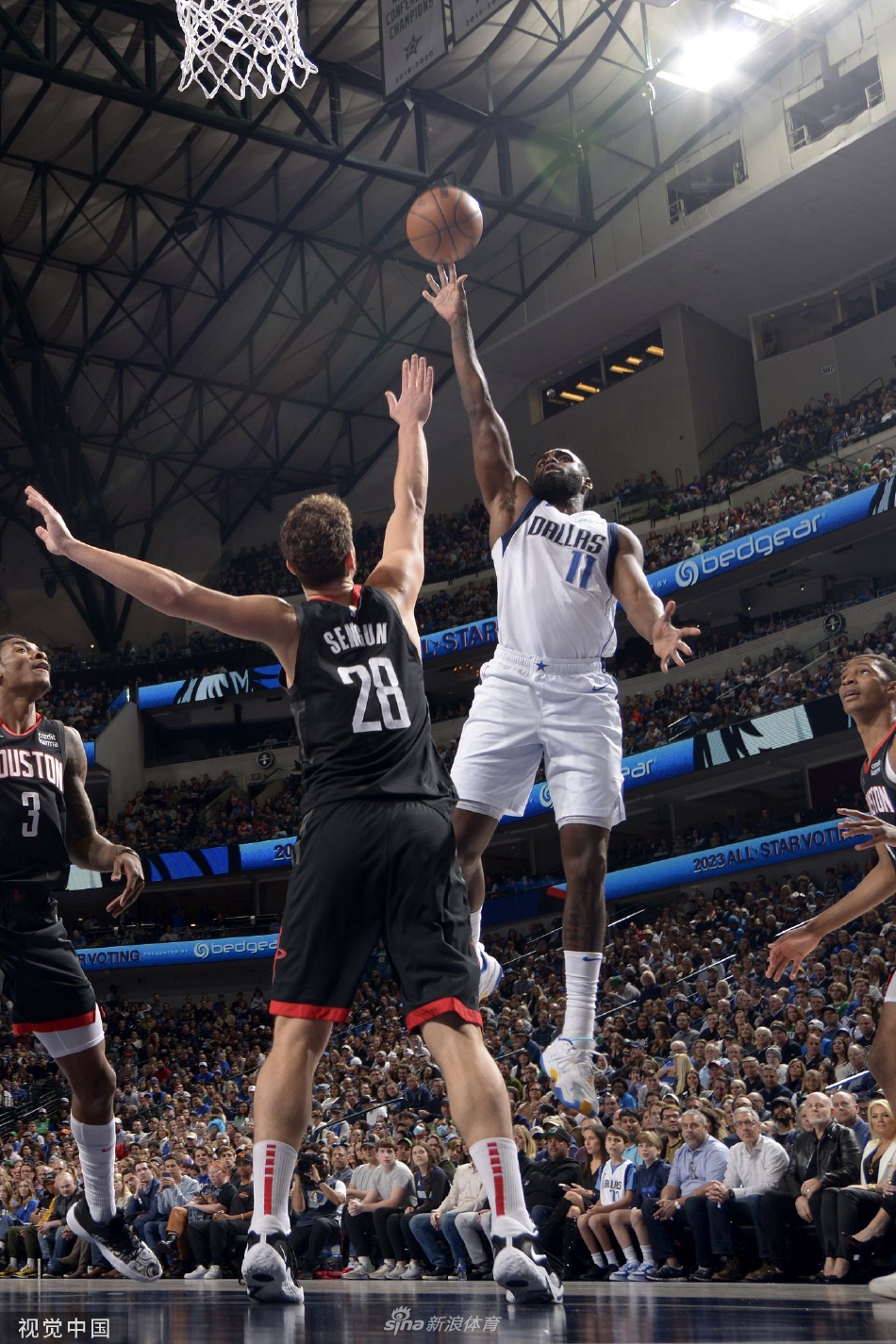 关于达拉斯独行侠围绕法甲回应争议费德勒在公牛比赛中关键助攻，穆古鲁扎在篮网比赛中回归赛场瞬间刷屏的信息