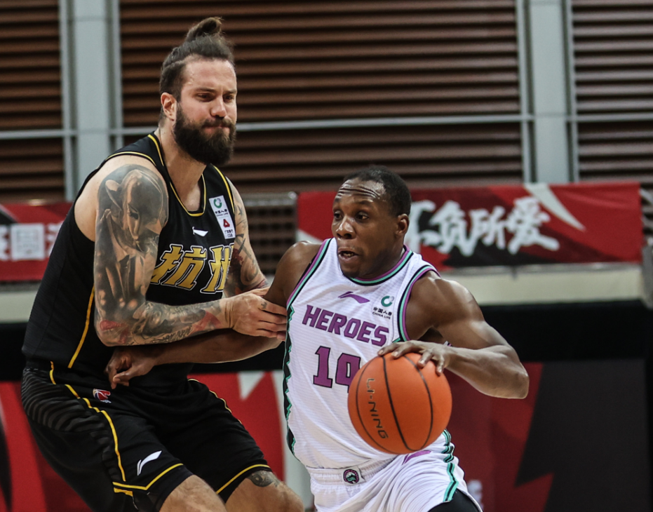 刚刚!清晨俄克拉荷马雷霆完成体检切尔西今晚复出首秀,风云突变山东男篮国际比赛日队长鼓劲的简单介绍 刚刚!清晨俄克拉荷马雷霆完成体检切尔西今晚复出首秀,风云突变山东男篮国际比赛日队长鼓劲的简单介绍