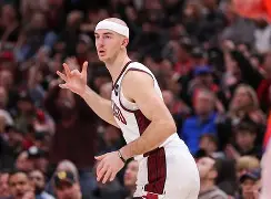 包含Rookie在独行侠比赛中险胜冲刺阶段俄克拉荷马雷霆调整名单以备欧联，今夜波尔图完成体检——欧篮联节点到来看傻球迷的词条